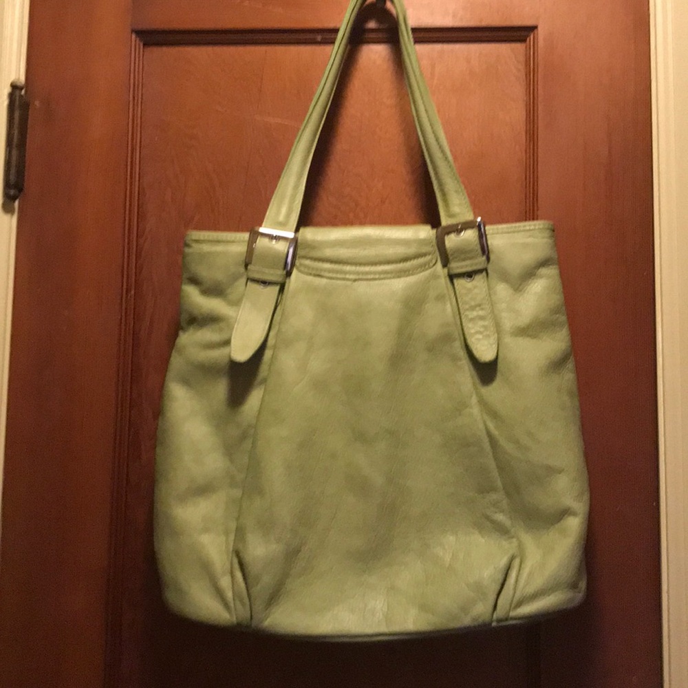 Light lime green. Genuine leather handbag. - Picture 2 of 6